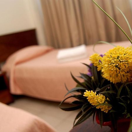 Isabel Suites Laoag Eksteriør bilde
