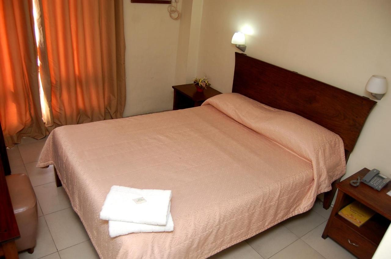Isabel Suites Laoag Rom bilde