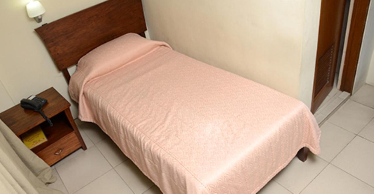 Isabel Suites Laoag Eksteriør bilde